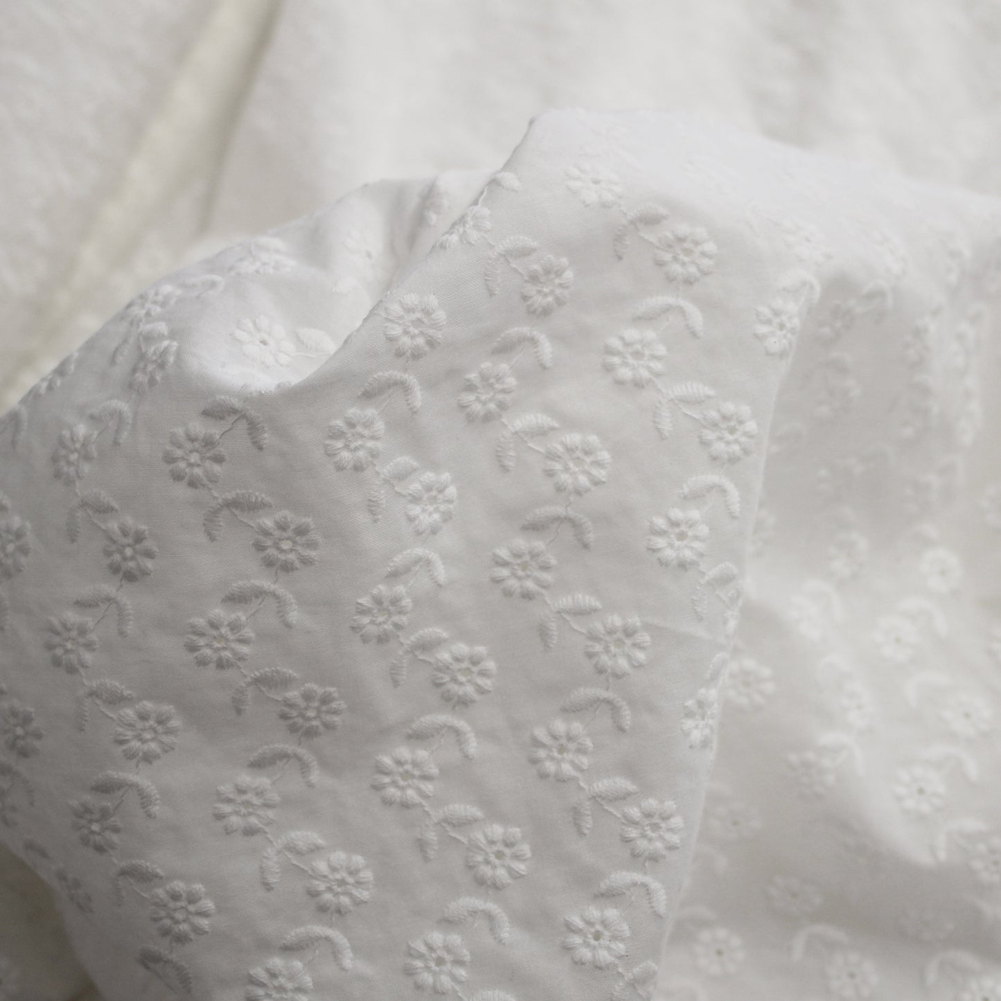 Sangallo Lace with Small Flowers