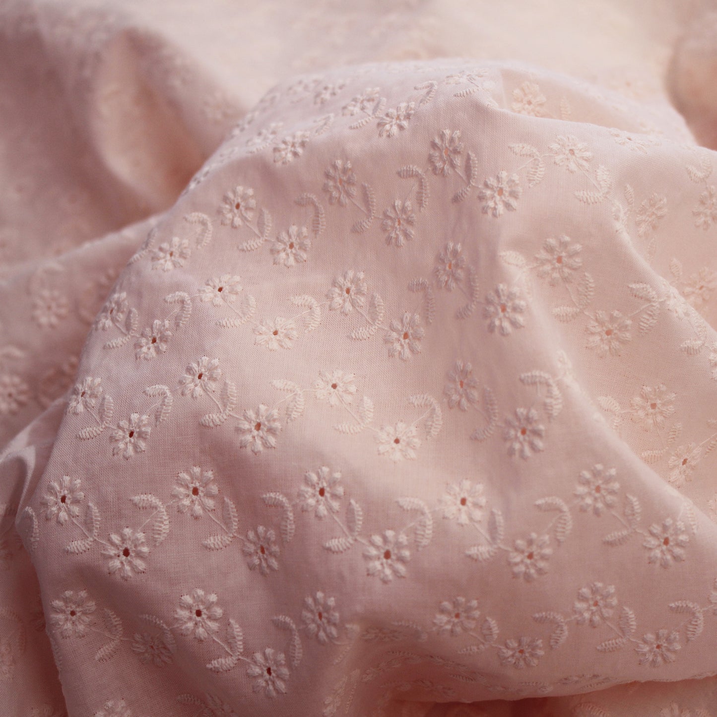 Sangallo Lace with Small Flowers