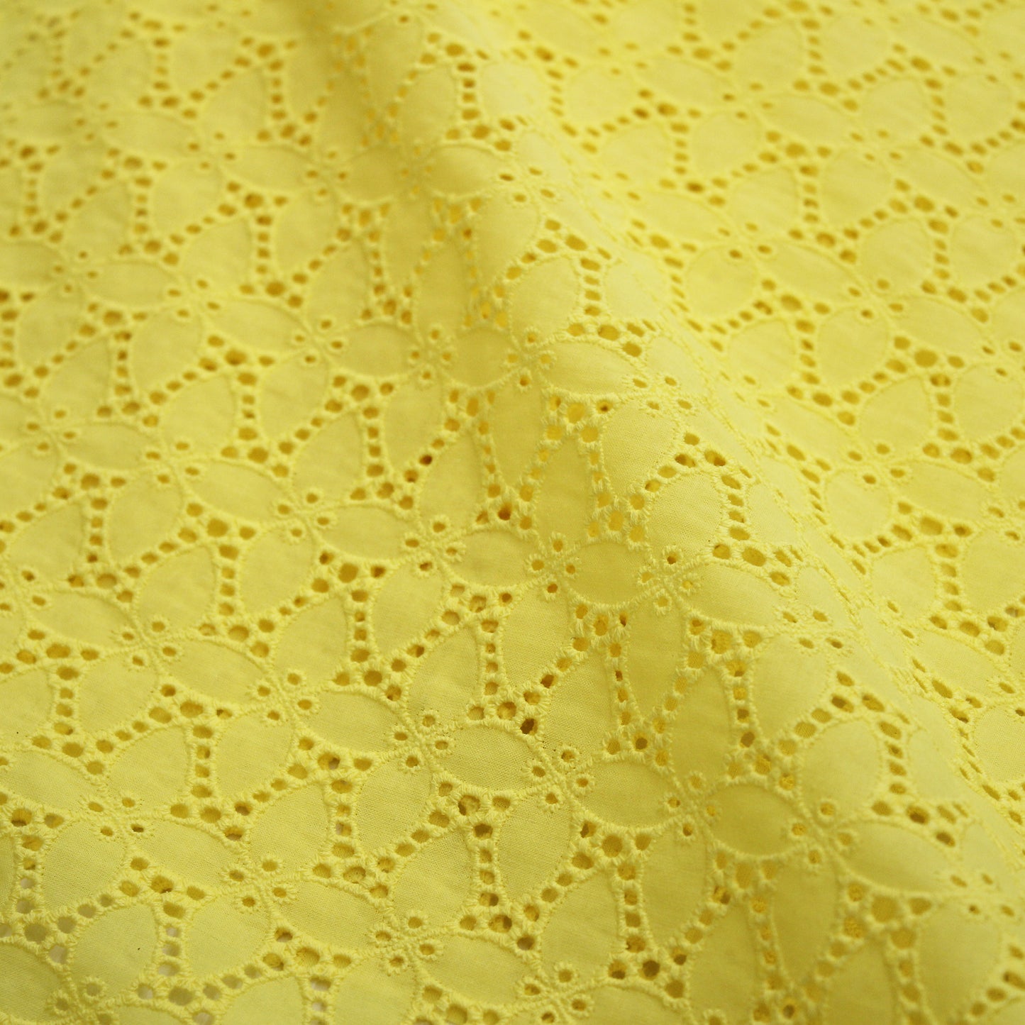 Sangallo Lace with Flowers and Four-Leaf Clovers