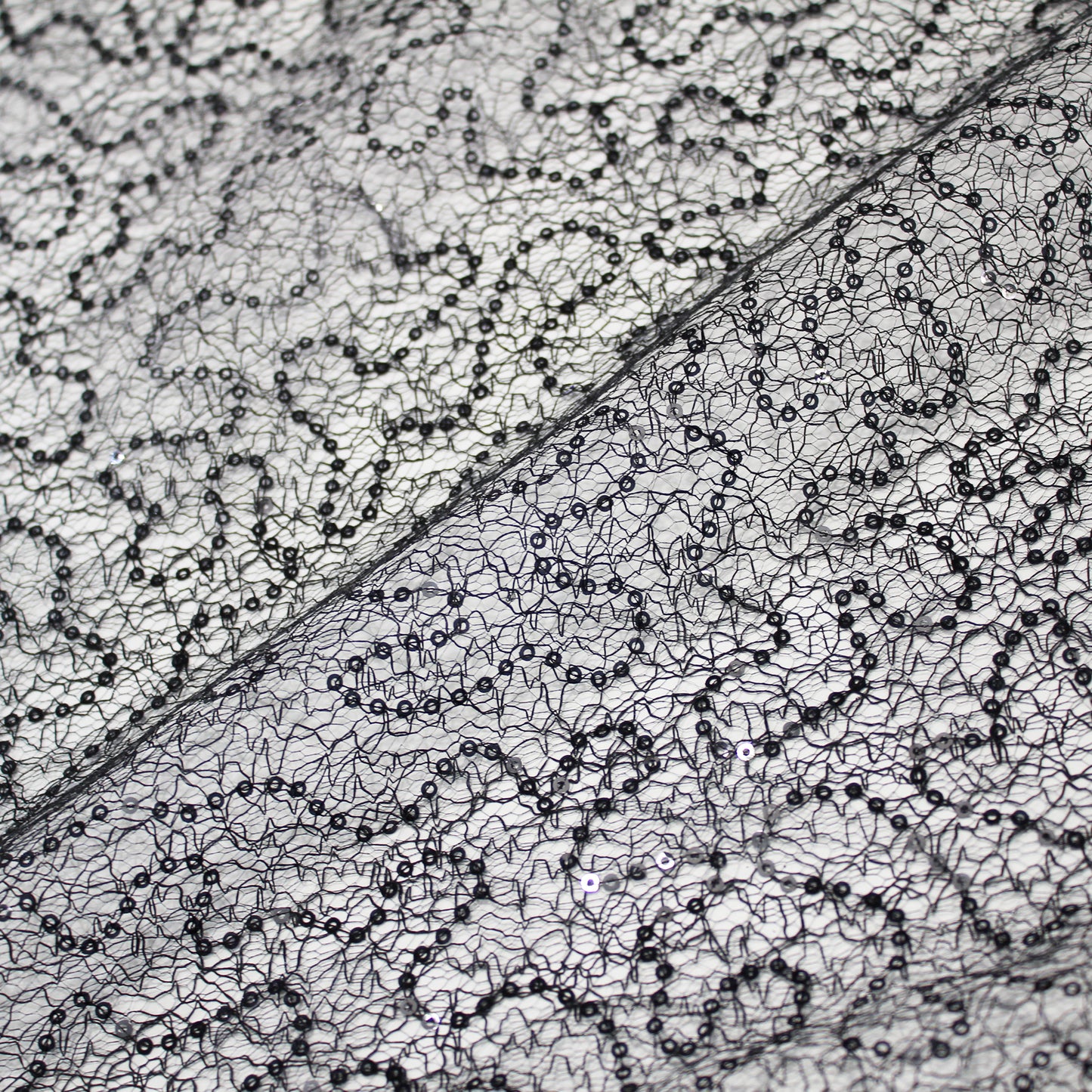 Rete Ricamata con Paillettes