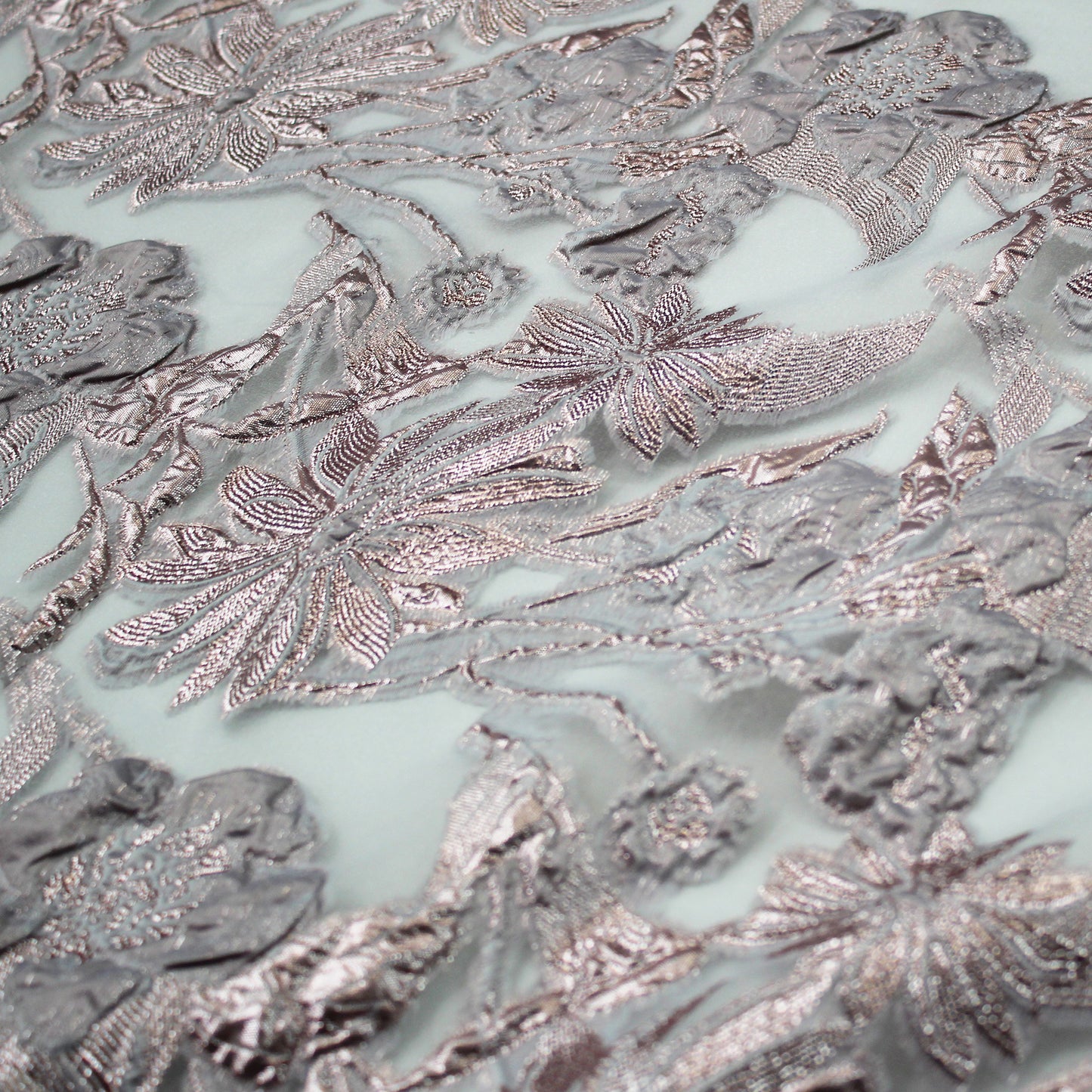 Tessuto Broccato con base in Organza e Fiori