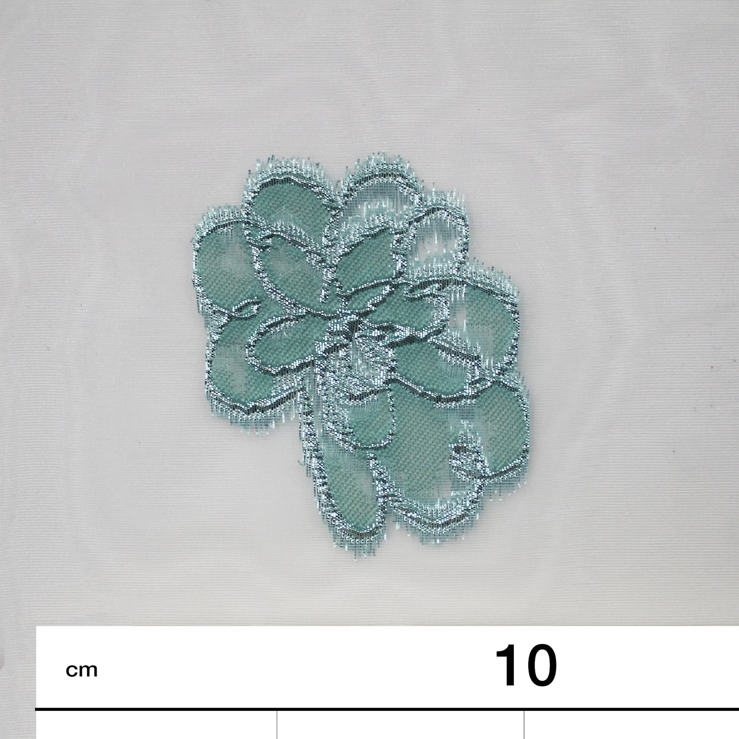 Tessuto Broccato con Base in Organza e Fiori Sparsi