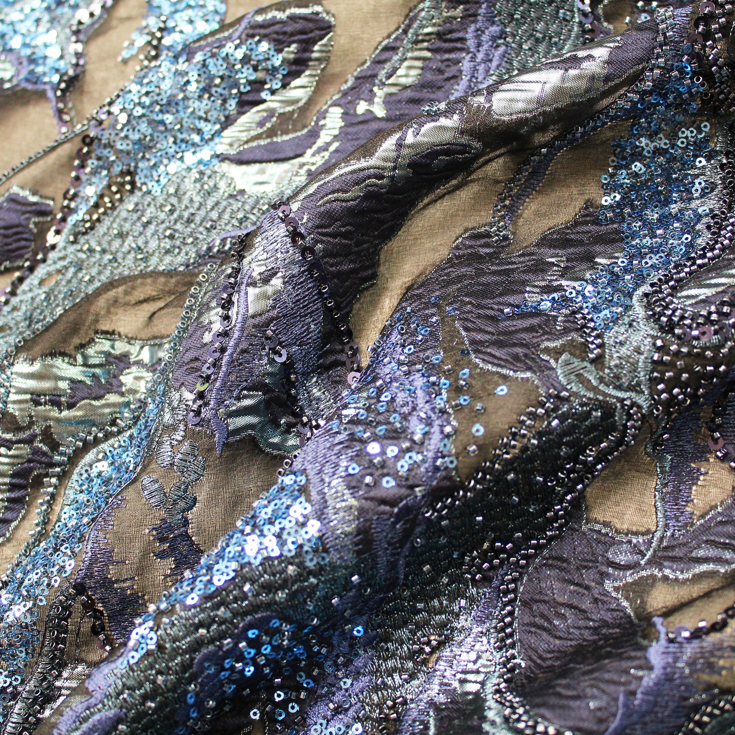 Tessuto Broccato con Motivo Astratto, Paillettes e Perline