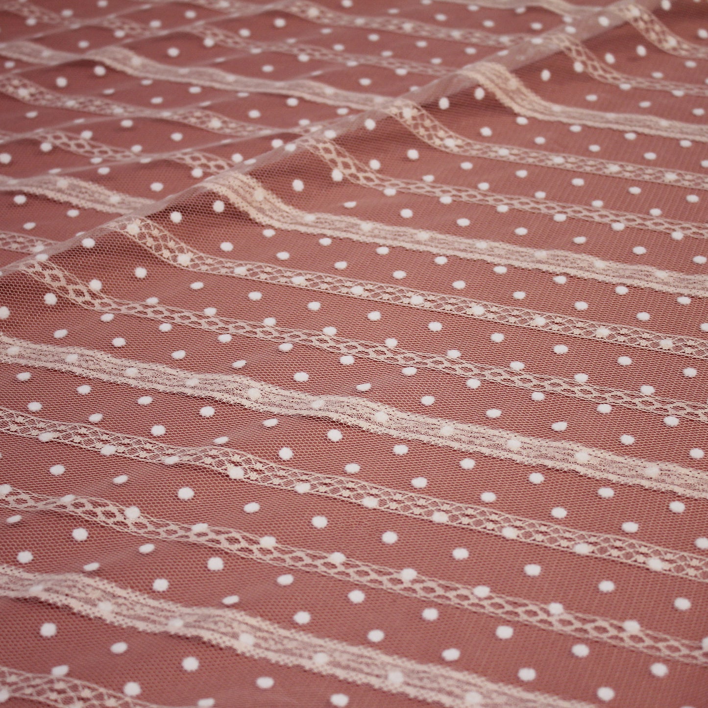 Tulle Flock Pois con Ricamo ad Effetto Nastro