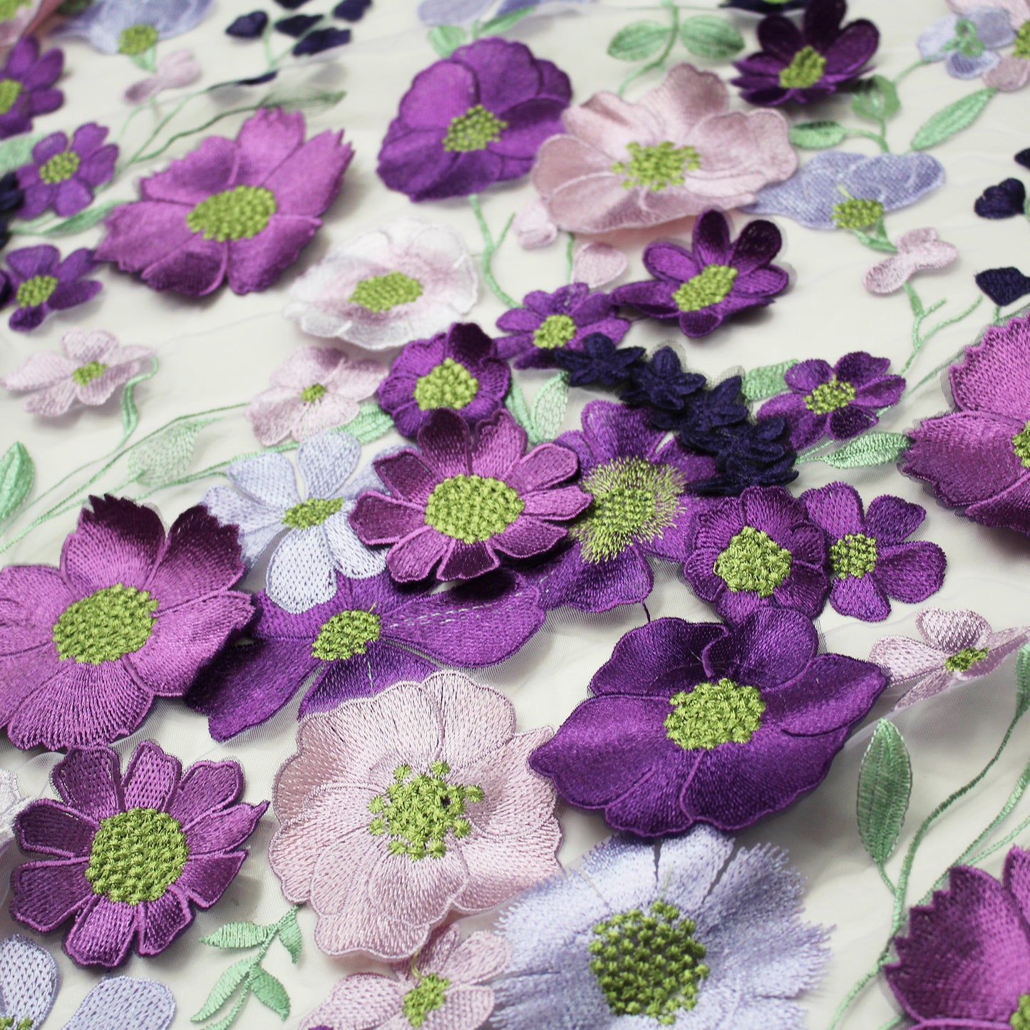 Tulle Ricamato con Fiori 3D Multiforme e Foglie
