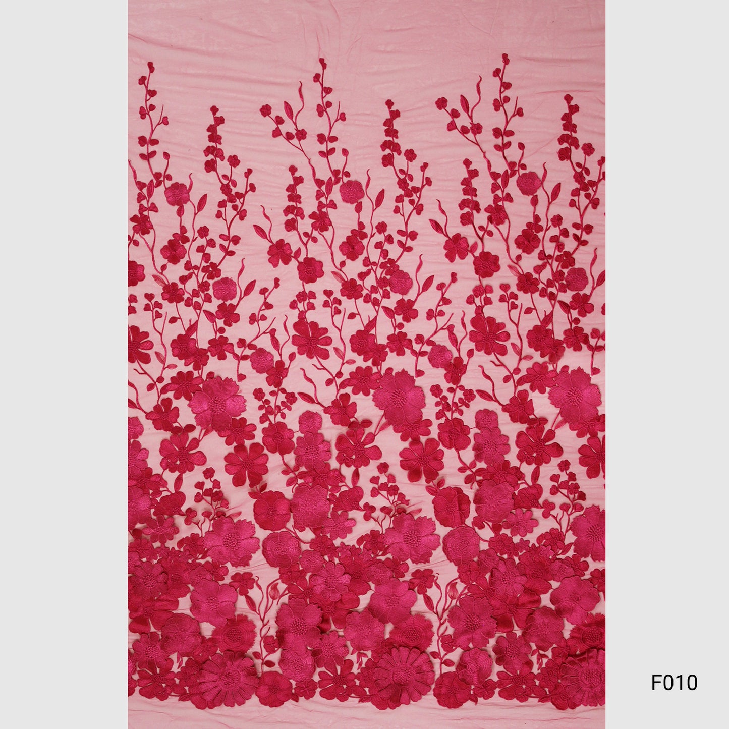 Tulle Ricamato con Fiori 3D Multiforme e Foglie