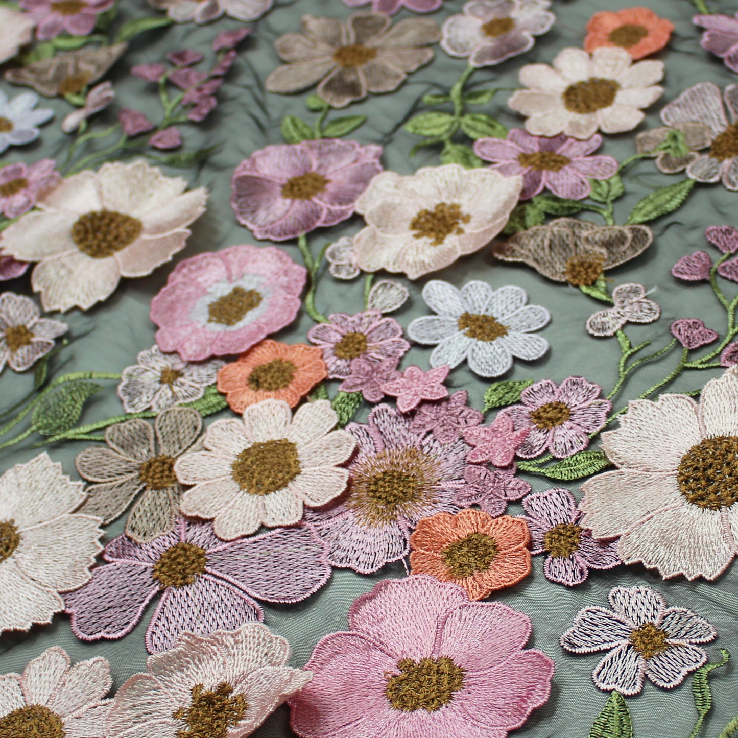 Tulle Ricamato con Fiori 3D Multiforme e Foglie
