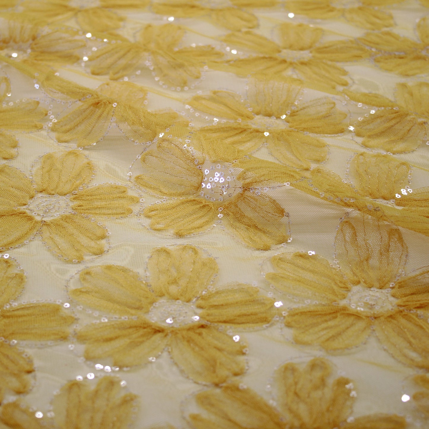 Tulle Ricamato con Fiori in Tulle e Paillettes