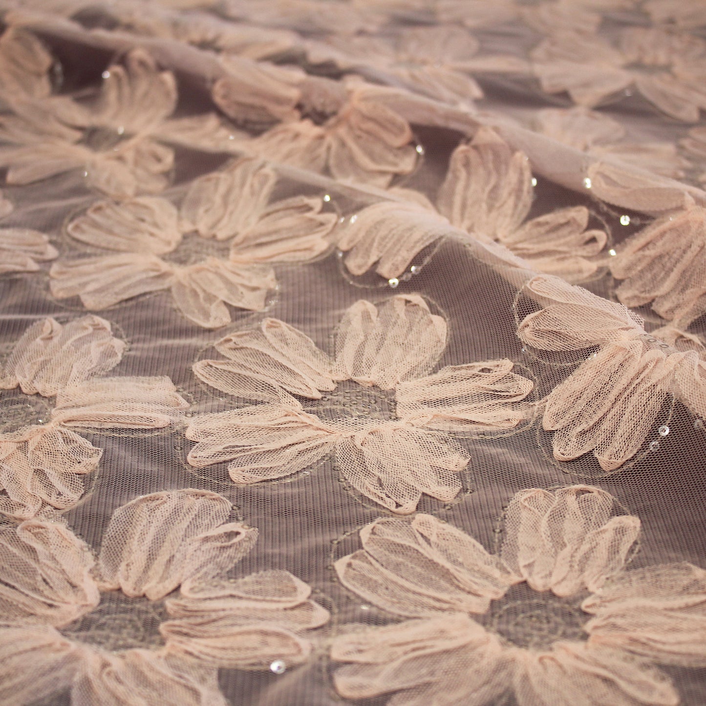 Tulle Ricamato con Fiori in Tulle e Paillettes