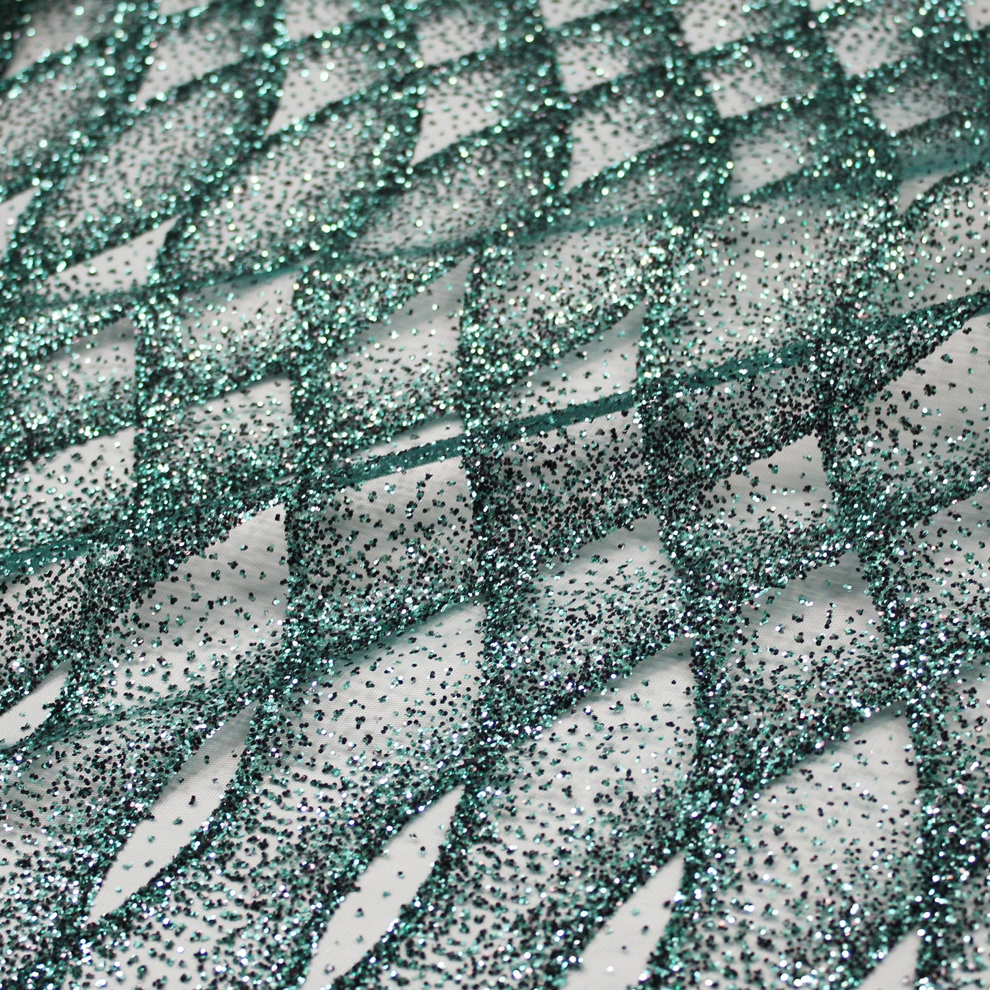 Tulle Ricamato Glitter con Intreccio di Onde Regolari e Motivo Geometrico