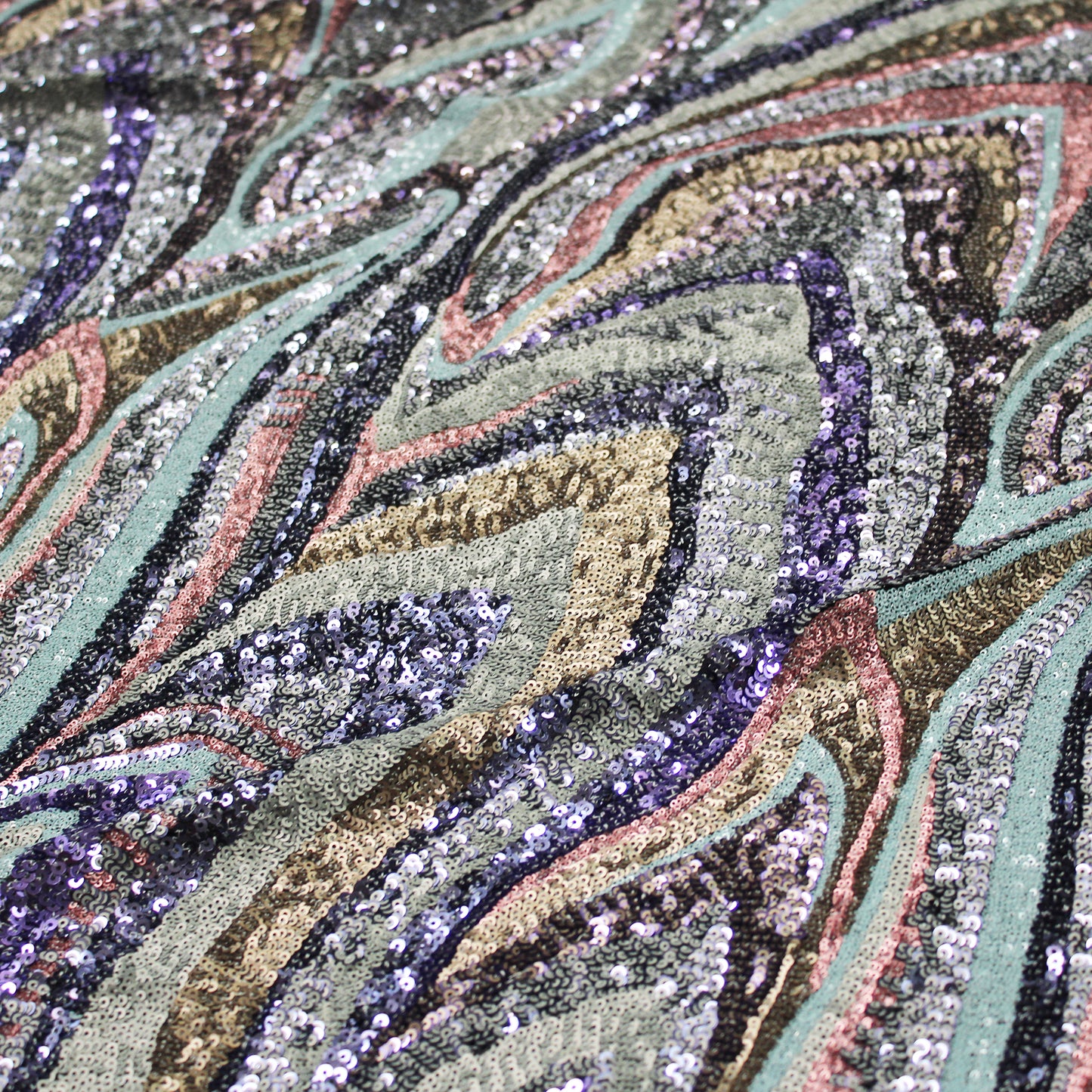 Tulle Ricamato con Paillettes a Campo Pieno ad Archi Irregolari