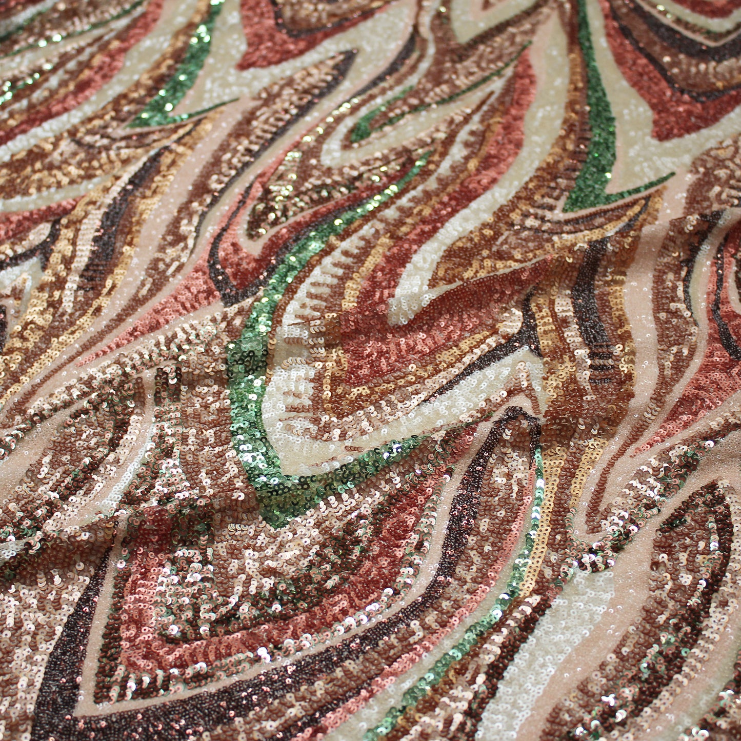 Tulle Ricamato con Paillettes a Campo Pieno ad Archi Irregolari