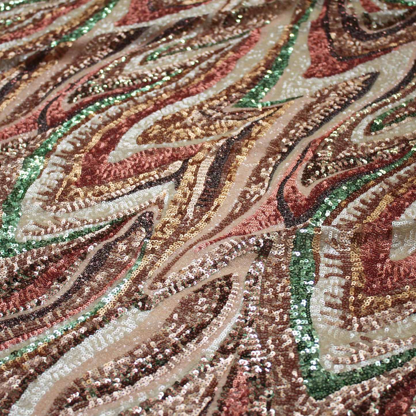 Tulle Ricamato con Paillettes a Campo Pieno ad Archi Irregolari