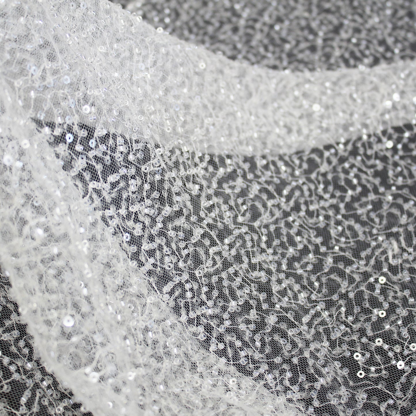 Tulle Ricamato con Paillettes e Perline a Campo Pieno