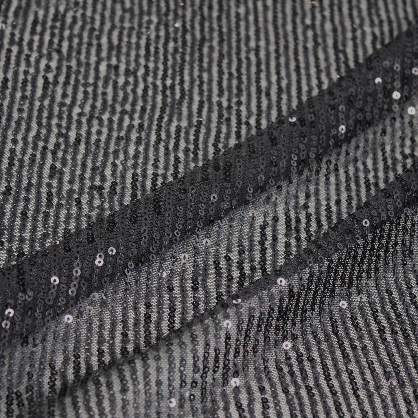 Tulle Ricamato con Paillettes Tono su Tono a Campo Pieno