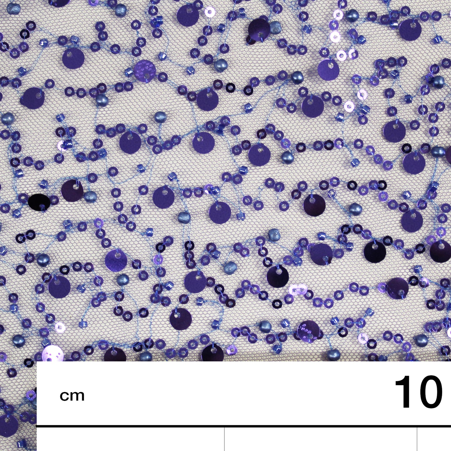 Tulle Ricamato con Perle, Coralli e Paillettes Multiforme a Campo Pieno
