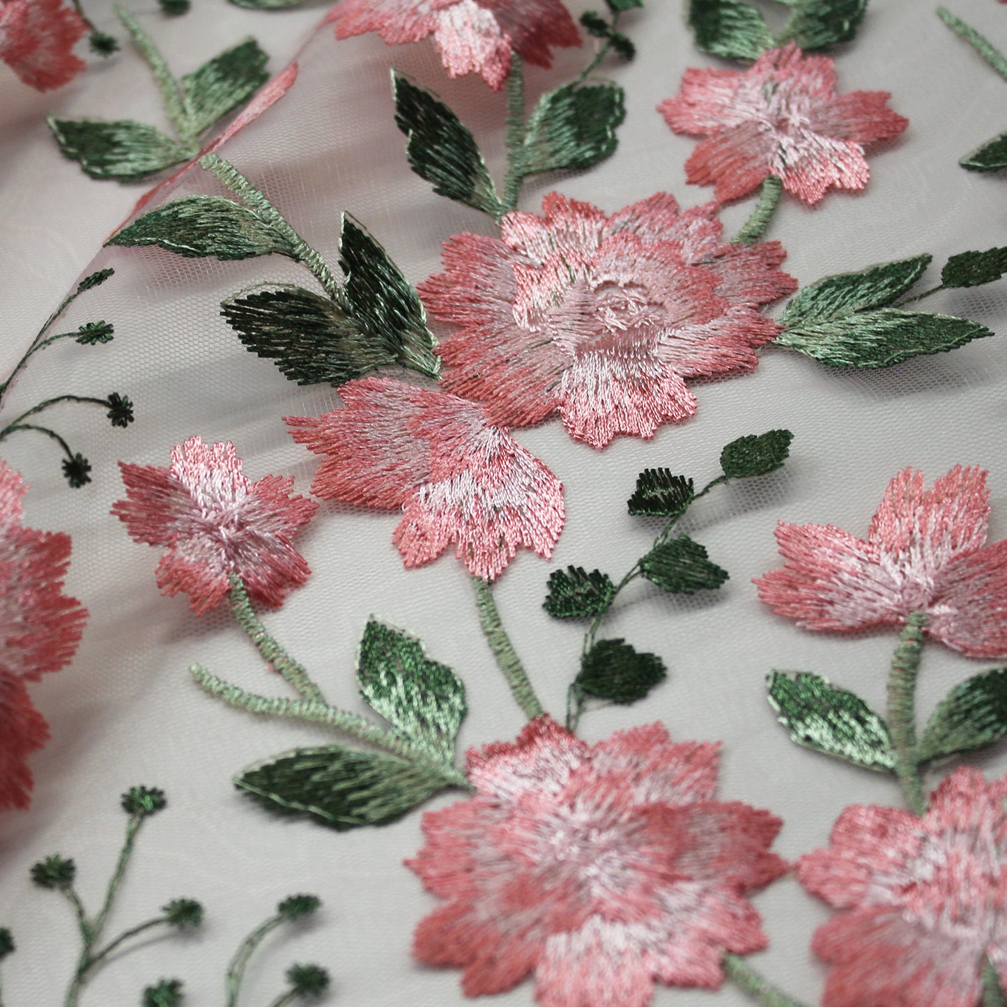 Tulle Ricamato Rosa con Fiori Rosa in Lurex
