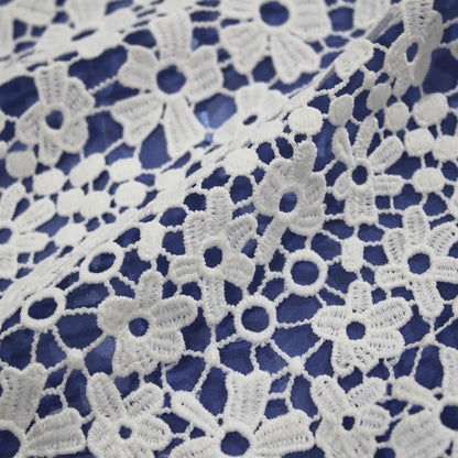 Pizzo Macramè con Fiori a Campo Pieno