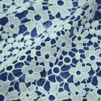 Pizzo Macramè con Fiori a Campo Pieno