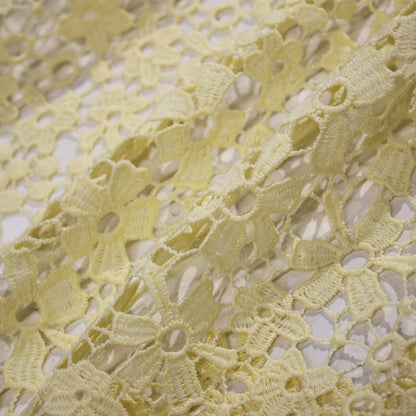 Pizzo Macramè con Fiori a Campo Pieno