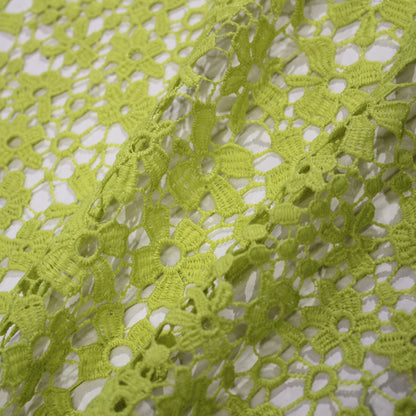 Pizzo Macramè con Fiori a Campo Pieno