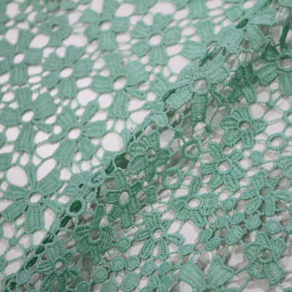 Pizzo Macramè con Fiori a Campo Pieno
