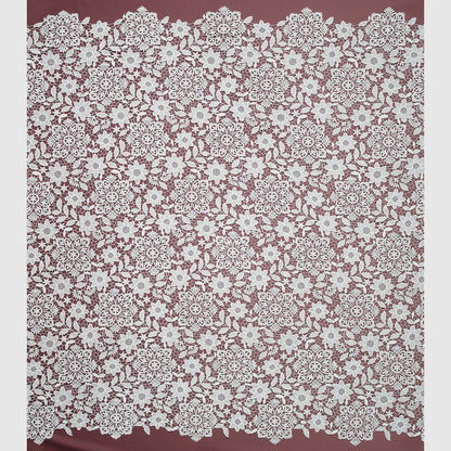 Macramé Lace with Multiform Flowers
