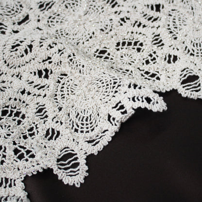 Macramé Lace with Flowers and Corals