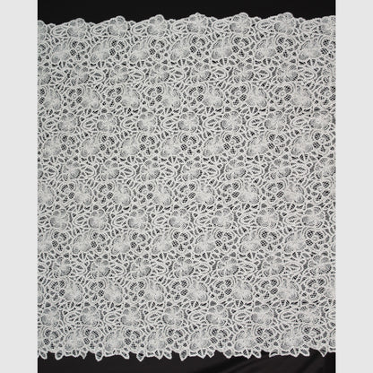 Macramé Lace with Flowers and Corals