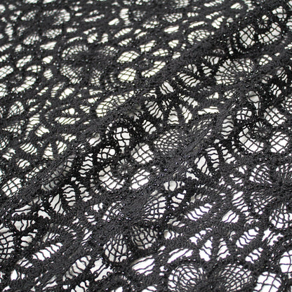 Macramé Lace with Flowers and Corals