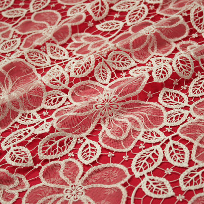 Pizzo Macramè con Petali di Fiori in Pizzo Chantilly