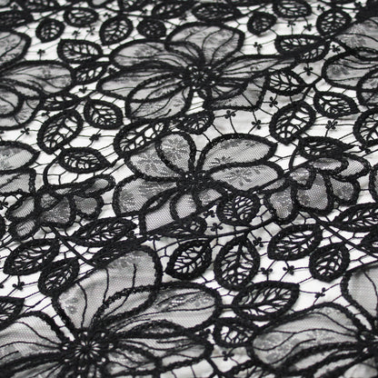 Pizzo Macramè con Petali di Fiori in Pizzo Chantilly