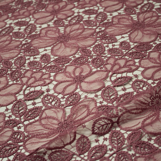 Pizzo Macramè con Petali di Fiori in Pizzo Chantilly