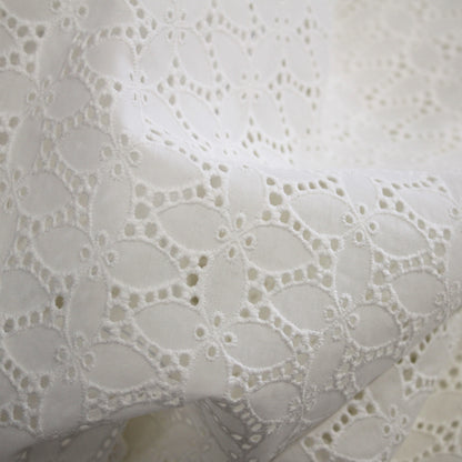 Sangallo Lace with Flowers and Four-Leaf Clovers