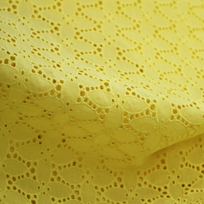 Sangallo Lace with Flowers and Four-Leaf Clovers