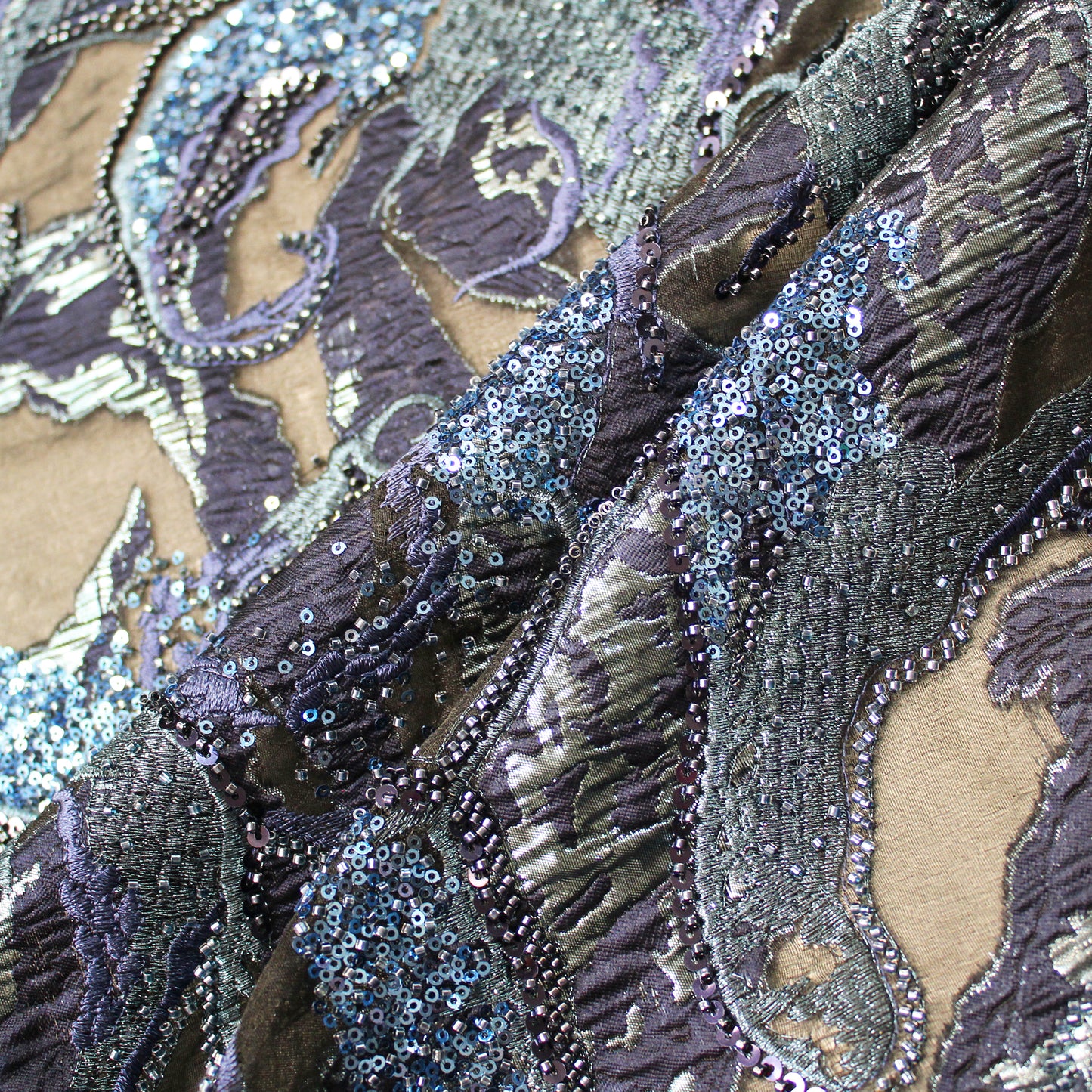 Tessuto Broccato con Motivo Astratto, Paillettes e Perline