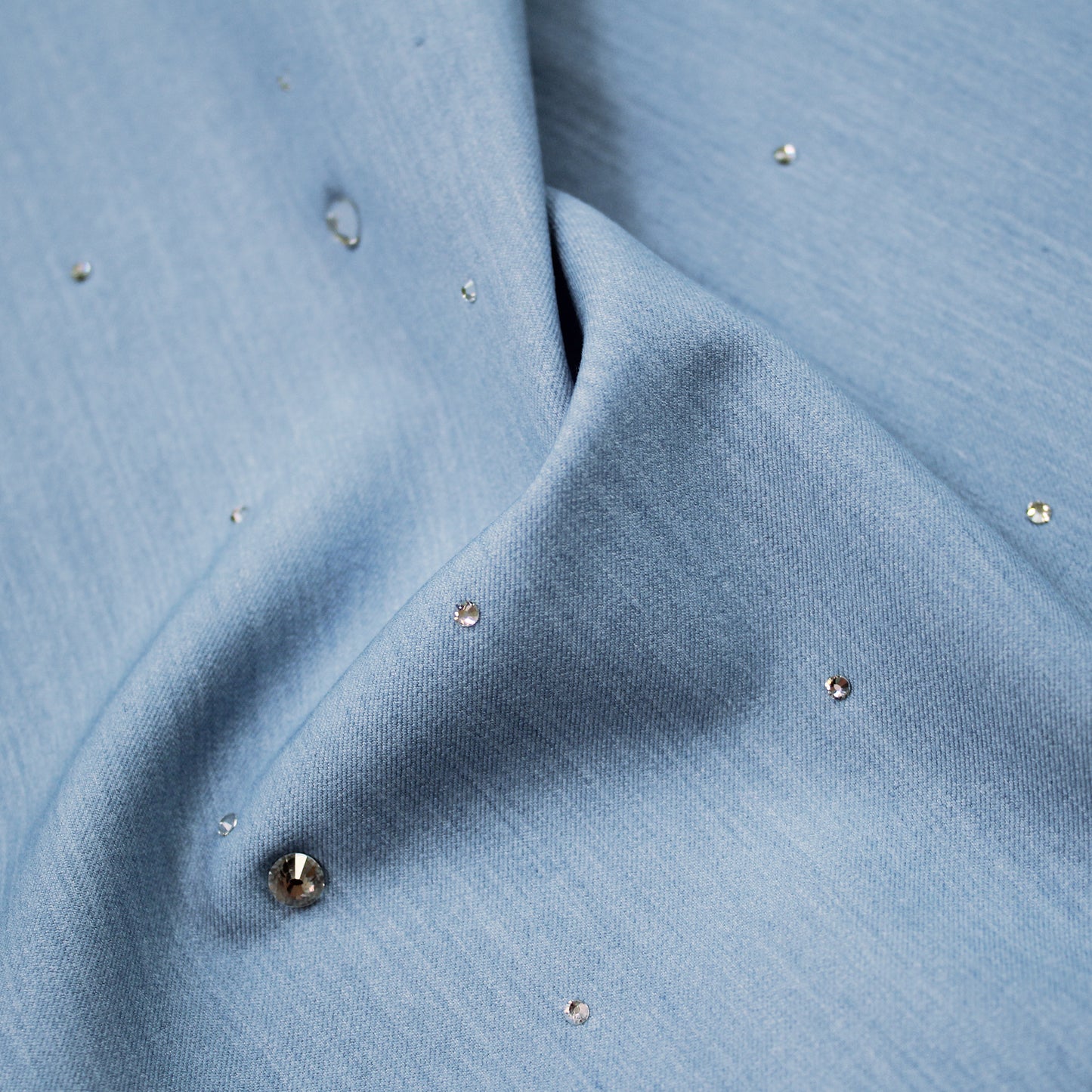 Tessuto Chambray Ricamato con Strass