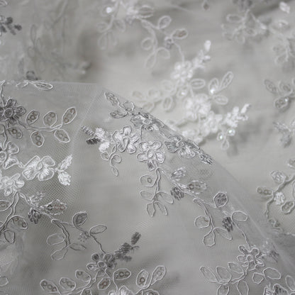 Tulle Rebrodato Ricamato con Fiori e Paillettes