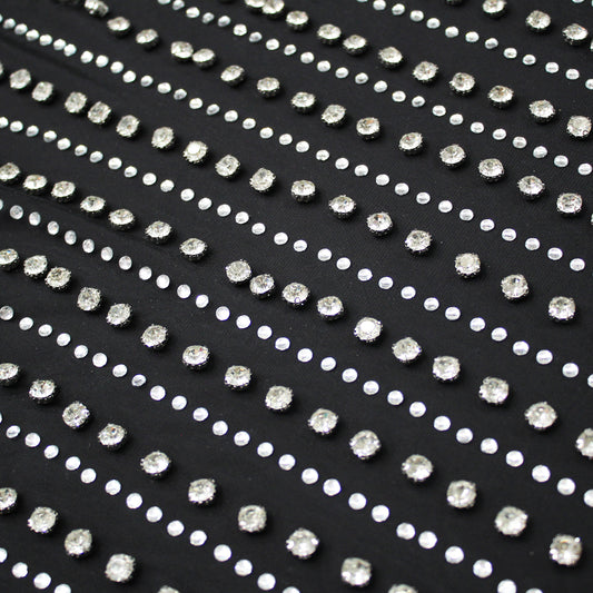 Tulle Ricamato con Fasce Orizzontali di Strass e Diamanti