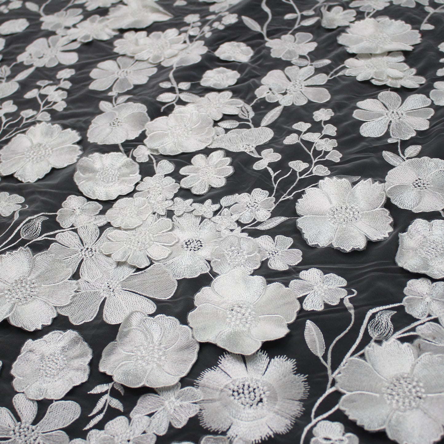 Tulle Ricamato con Fiori 3D Multiforme e Foglie