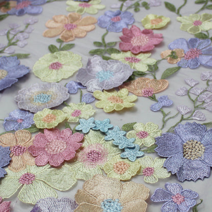 Tulle Ricamato con Fiori 3D Multiforme e Foglie