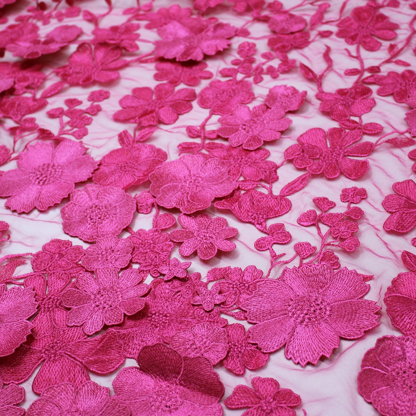 Tulle Ricamato con Fiori 3D Multiforme e Foglie