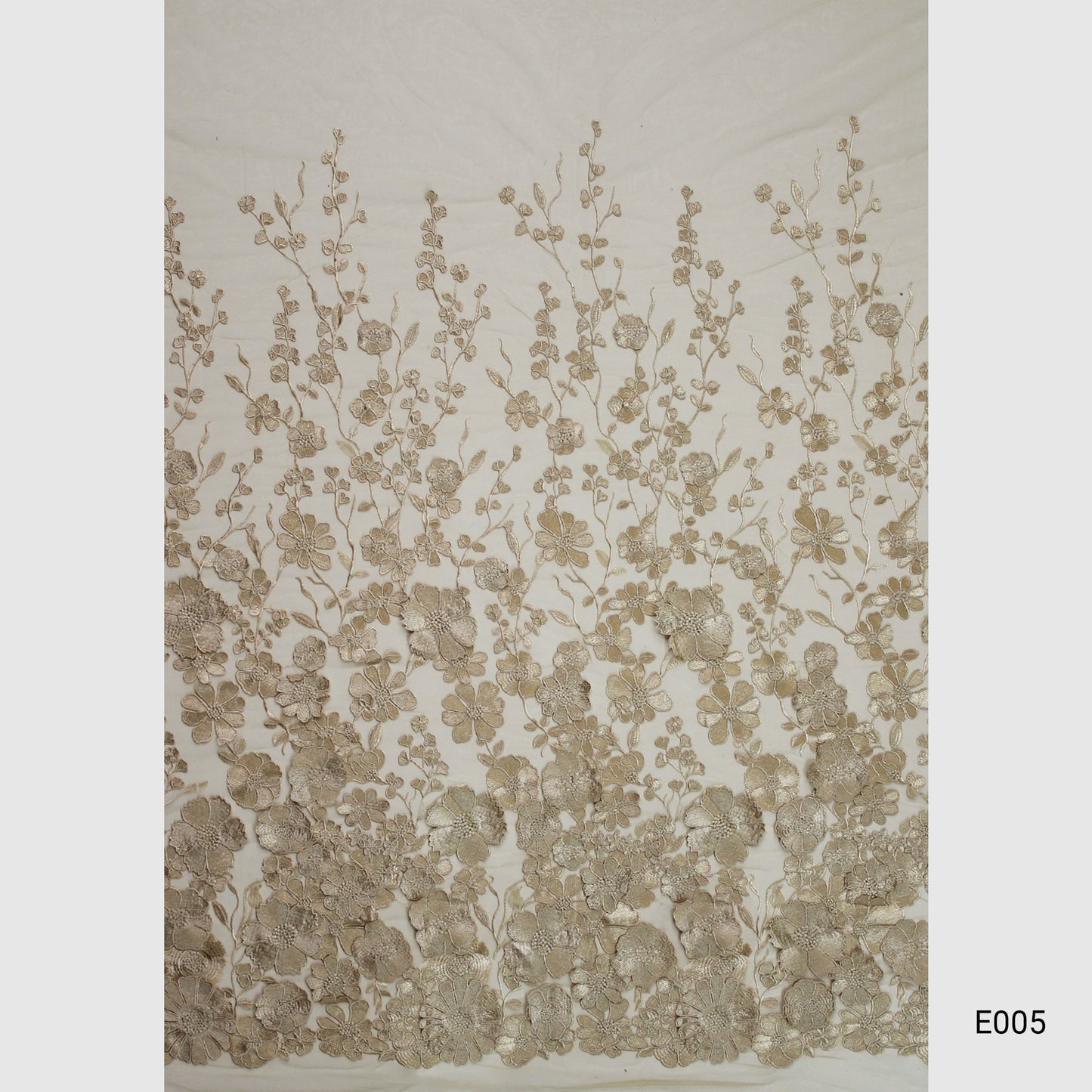 Tulle Ricamato con Fiori 3D Multiforme e Foglie