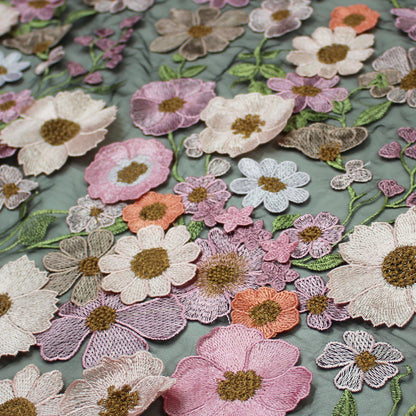 Tulle Ricamato con Fiori 3D Multiforme e Foglie