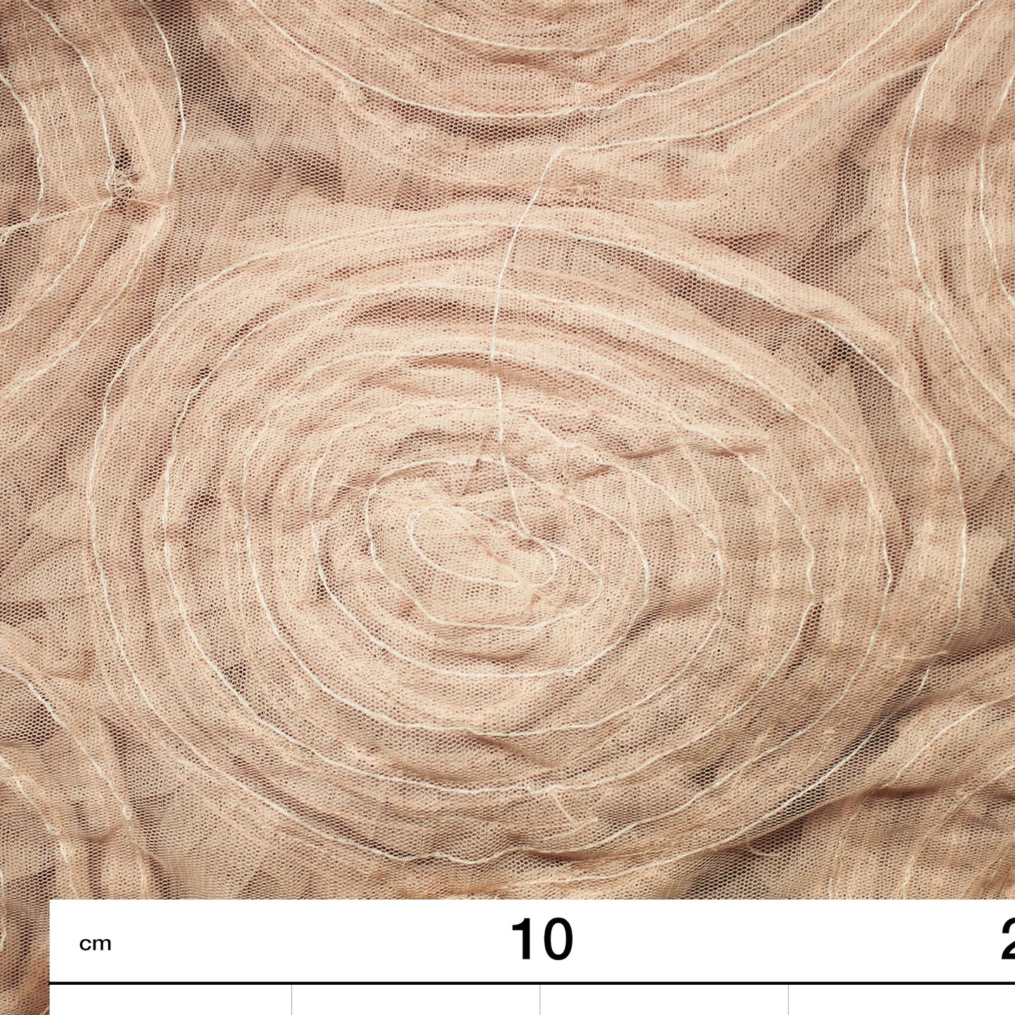 Tulle Ricamato con Fiori Grandi 3D e Rouches