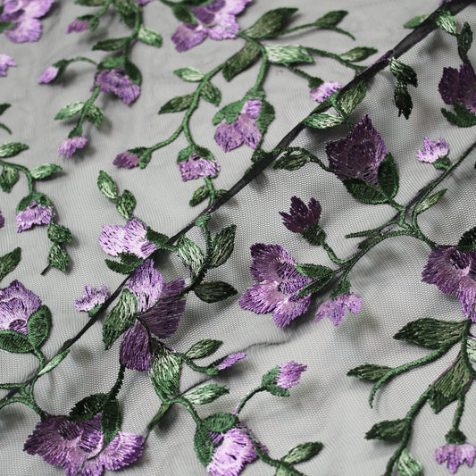 Tulle Ricamato con Fiori in Lurex Lavanda