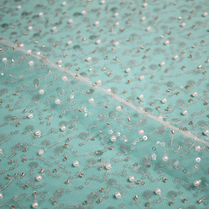 Tulle Ricamato con Perle, Coralli e Paillettes Multiforme a Campo Pieno