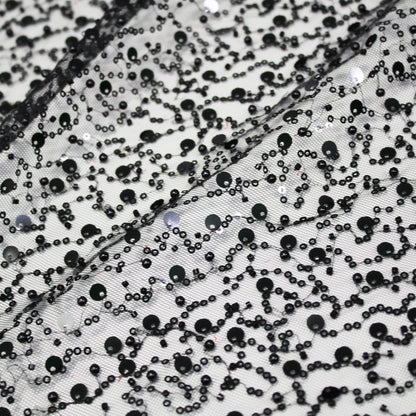 Tulle Ricamato con Perle, Coralli e Paillettes Multiforme a Campo Pieno