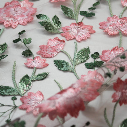 Tulle Ricamato Rosa con Fiori Rosa in Lurex